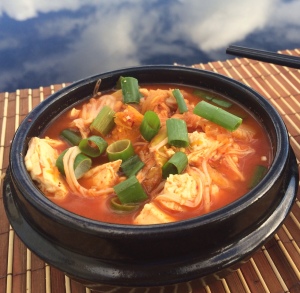 Quick & Easy Vegan Kimchi Soup